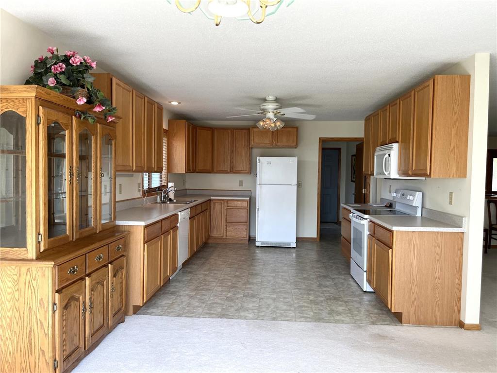 720 Plum Avenue Windom MN 56101 6771812 image3