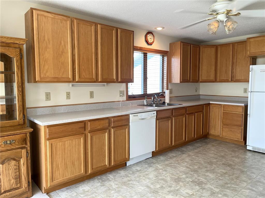 720 Plum Avenue Windom MN 56101 6771812 image4