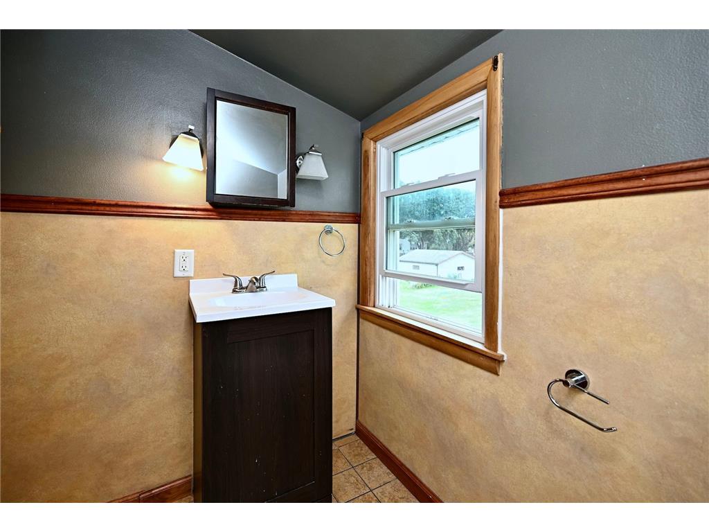 720 S Badger Street Caledonia MN 55921 6788843 image17