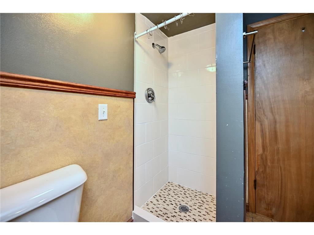 720 S Badger Street Caledonia MN 55921 6788843 image18