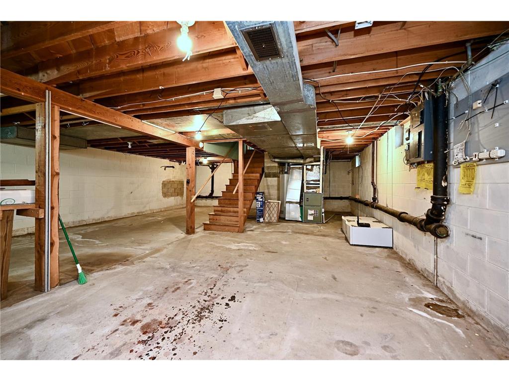 720 S Badger Street Caledonia MN 55921 6788843 image22