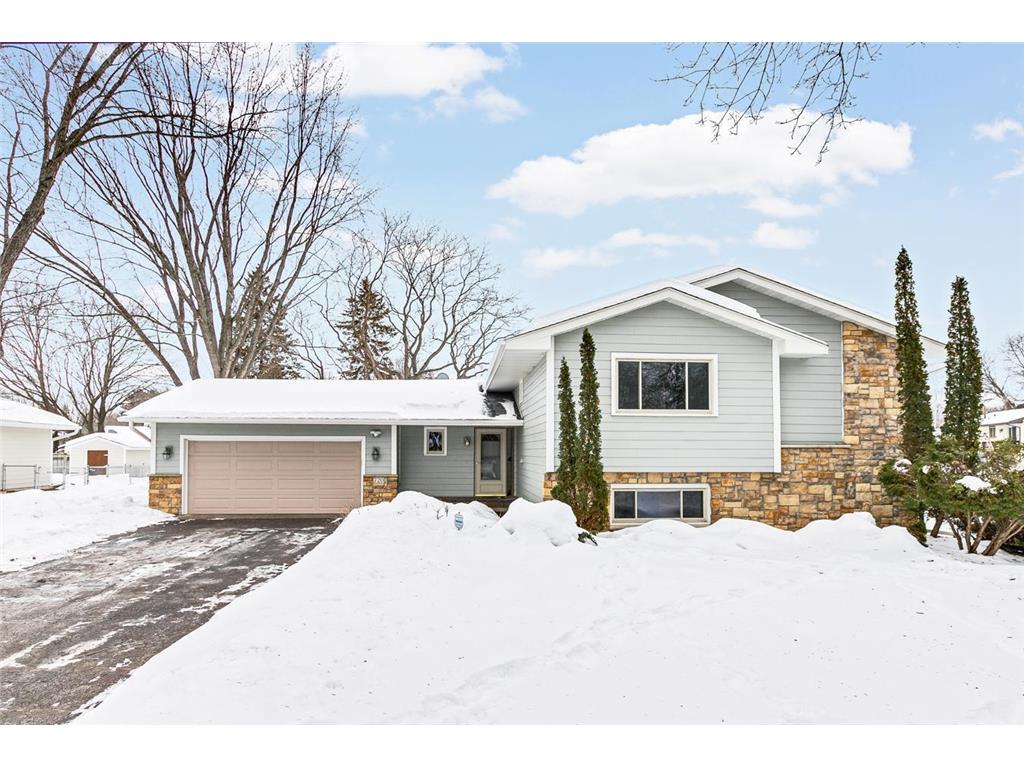 720 Tanglewood Drive, Shoreview, MN 55126 MLS 6273878 Edina Realty