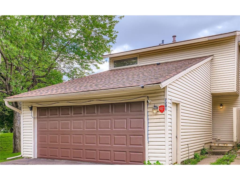 7201 Perry Court E Brooklyn Center MN 55429 6775406 image1