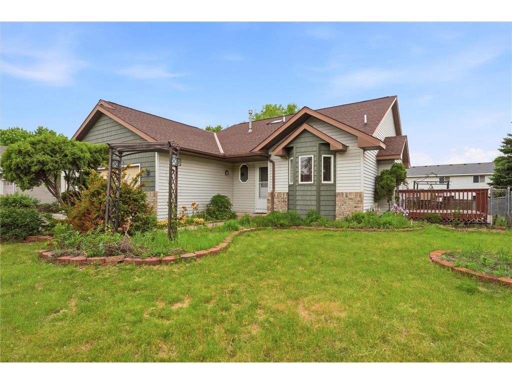 7208 90th Trail N Brooklyn Park MN 55445 7078442 image1