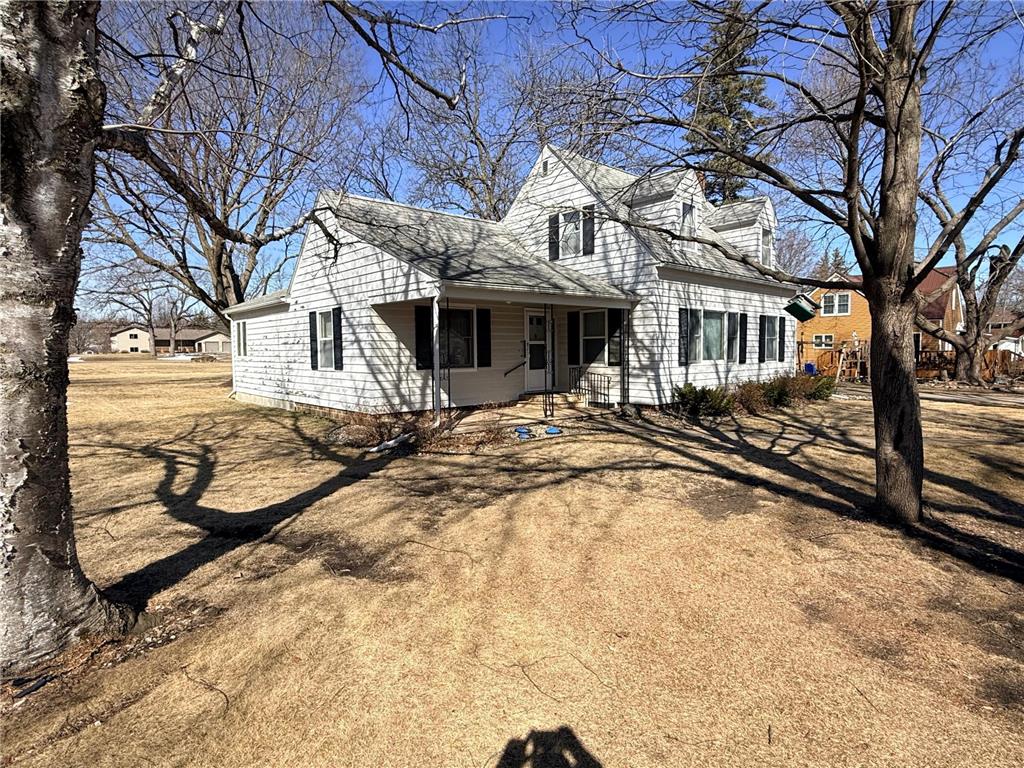 721 7th Street Walnut Grove MN 56180 7049003 image2