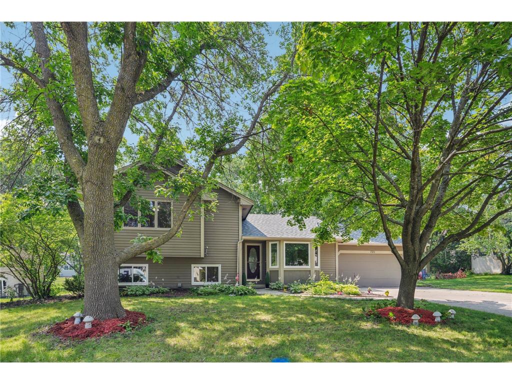 721 Conestoga Trail Chanhassen MN 55317 6756399 image1