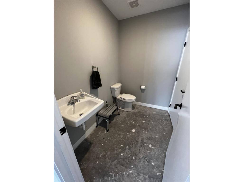 721 Industrial Boulevard #B3 Watertown MN 55388 7040658 image11