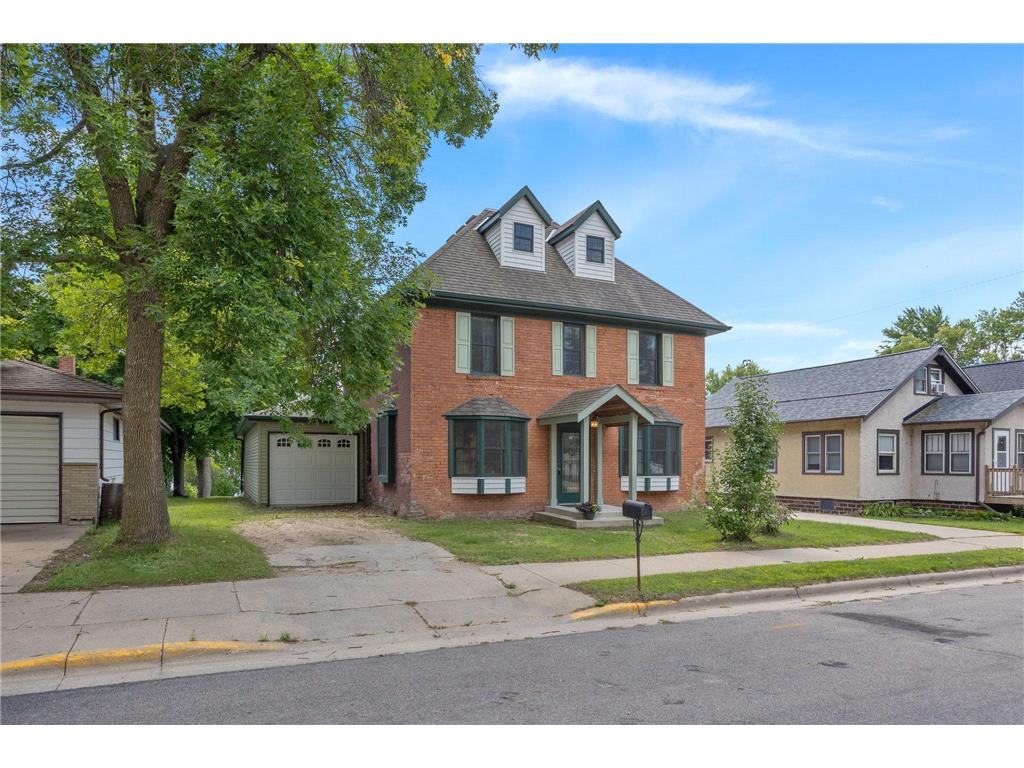 721 Main Street W Silver Lake MN 55381 - Silver 6406754 image1