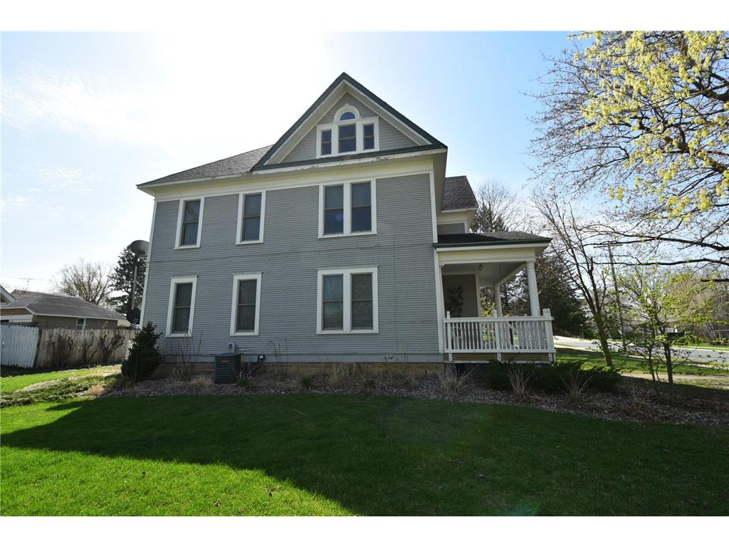 721 W 3rd Street Zumbrota MN 55992 7060738 image1