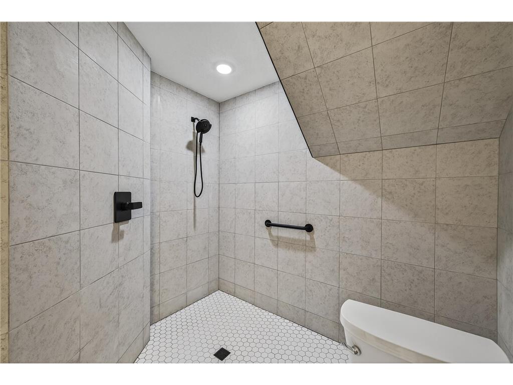 721 Wilson Avenue Saint Paul MN 55106 6777136 image52