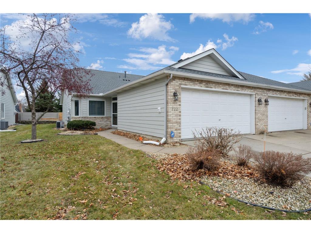 722 Emerald Ridge Roseville MN 55113 6487769 image1