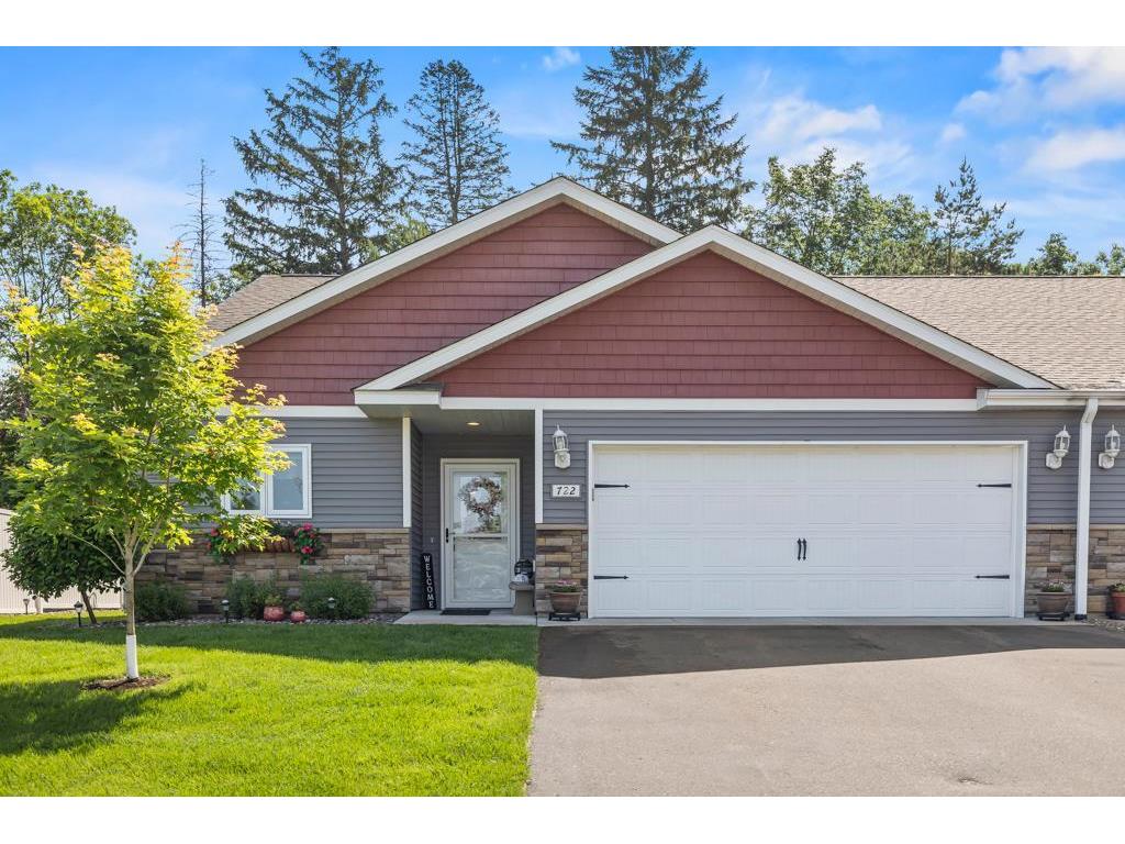 722 Hilltop Drive Taylors Falls MN 55084 6738100 image1