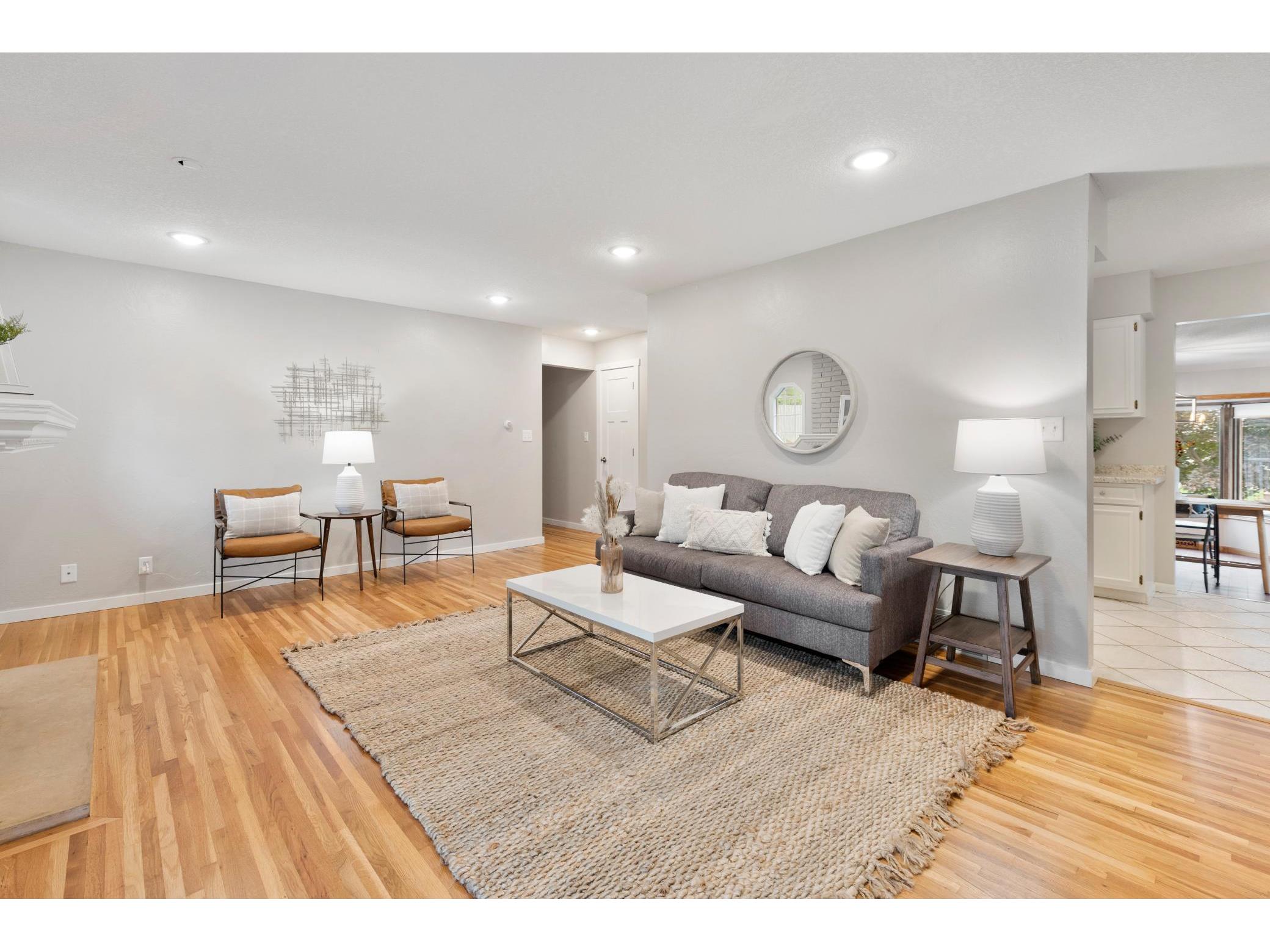 722 Navajo Lane Mendota Heights MN 55120 6122456 image1