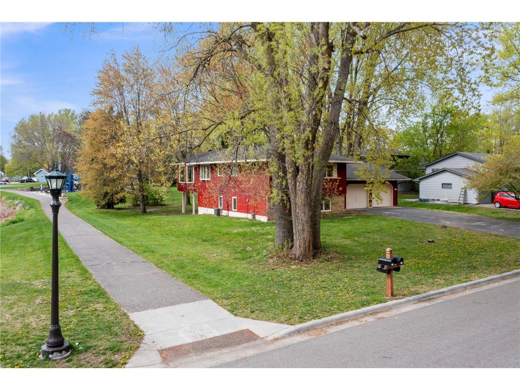 722 Parkview Lane N Champlin MN 55316 7049494 image1
