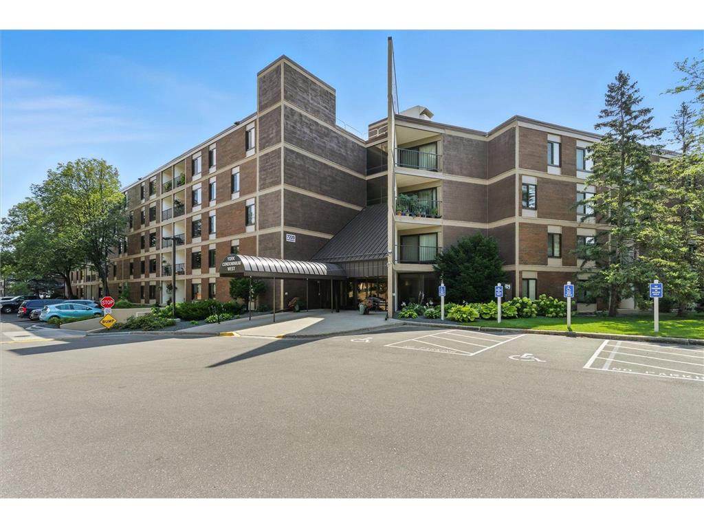 7220 York Avenue S #504 Edina MN 55435 6779179 image1