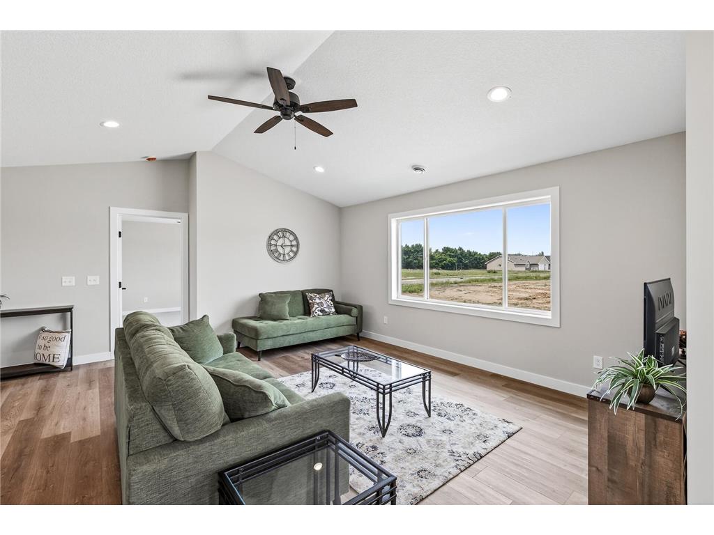 7222 Hawthorne Court North Branch MN 55056 6811526 image6
