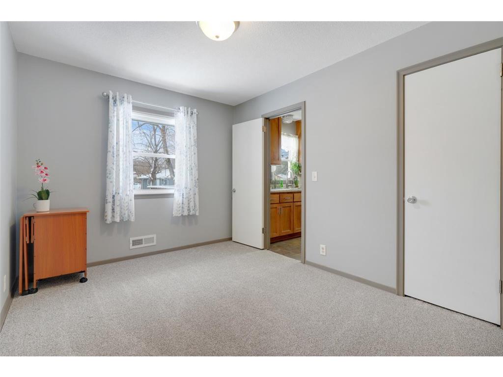 7224 Florida Avenue N Brooklyn Park MN 55428 6822485 image12