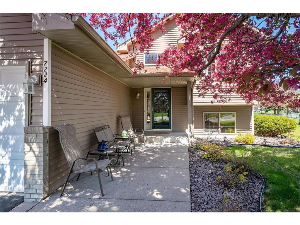 7224 Setzler Parkway Brooklyn Park MN 55445 7033793 image1