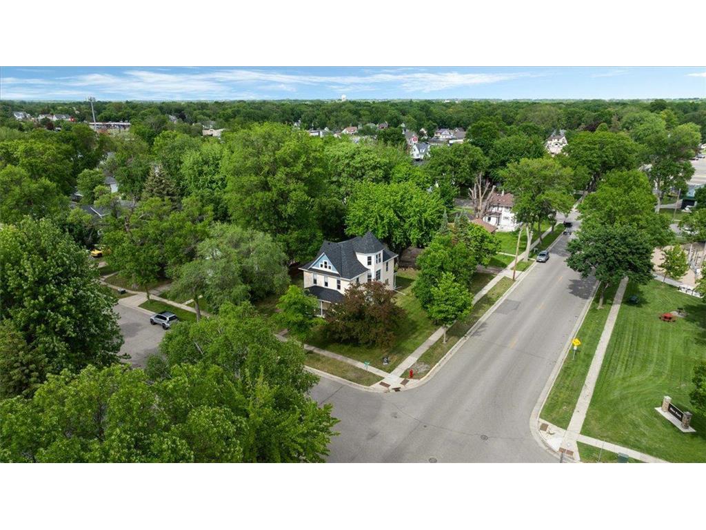 723 3rd Street SW Willmar MN 56201 6697558 image1