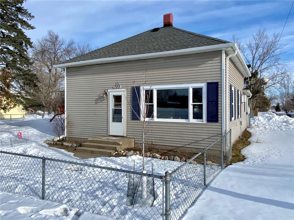 723 4th Street SE Bemidji MN 56601 6348774 image1