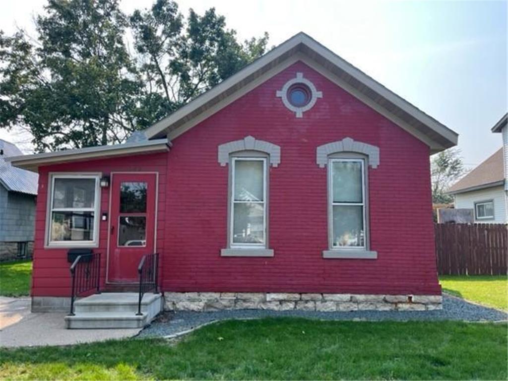 723 E Sanborn Street, Winona, MN, 55987 MLS 6260680 Edina Realty