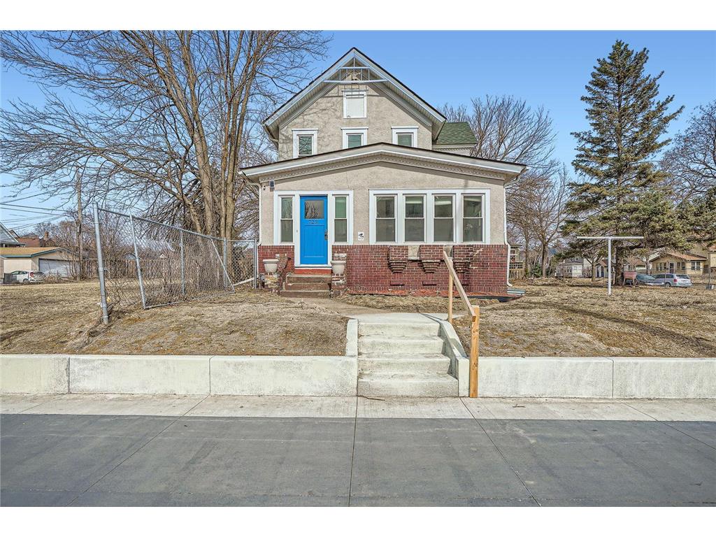 723 Lowry Avenue NE Minneapolis MN 55418 6647104 image1