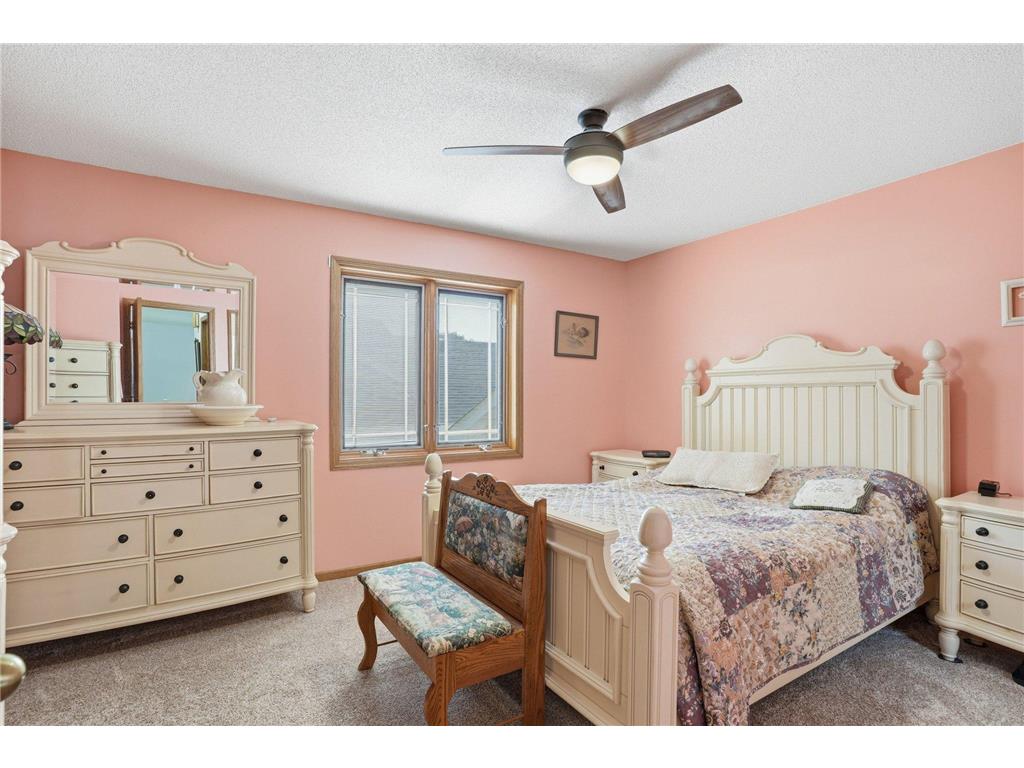 7230 38th Street N Oakdale MN 55128 7043221 image15
