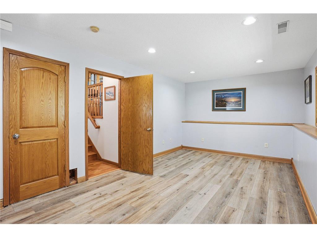 7230 38th Street N Oakdale MN 55128 7043221 image20