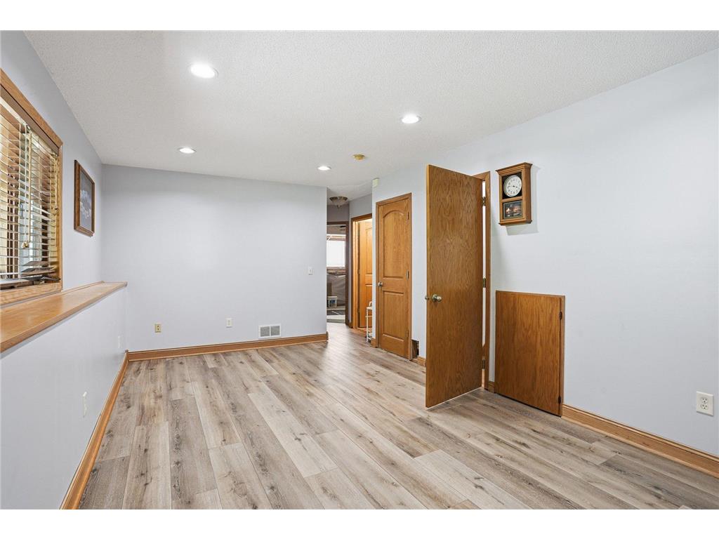 7230 38th Street N Oakdale MN 55128 7043221 image21