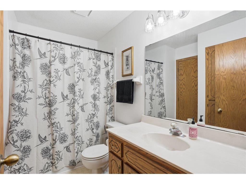 7230 38th Street N Oakdale MN 55128 7043221 image22