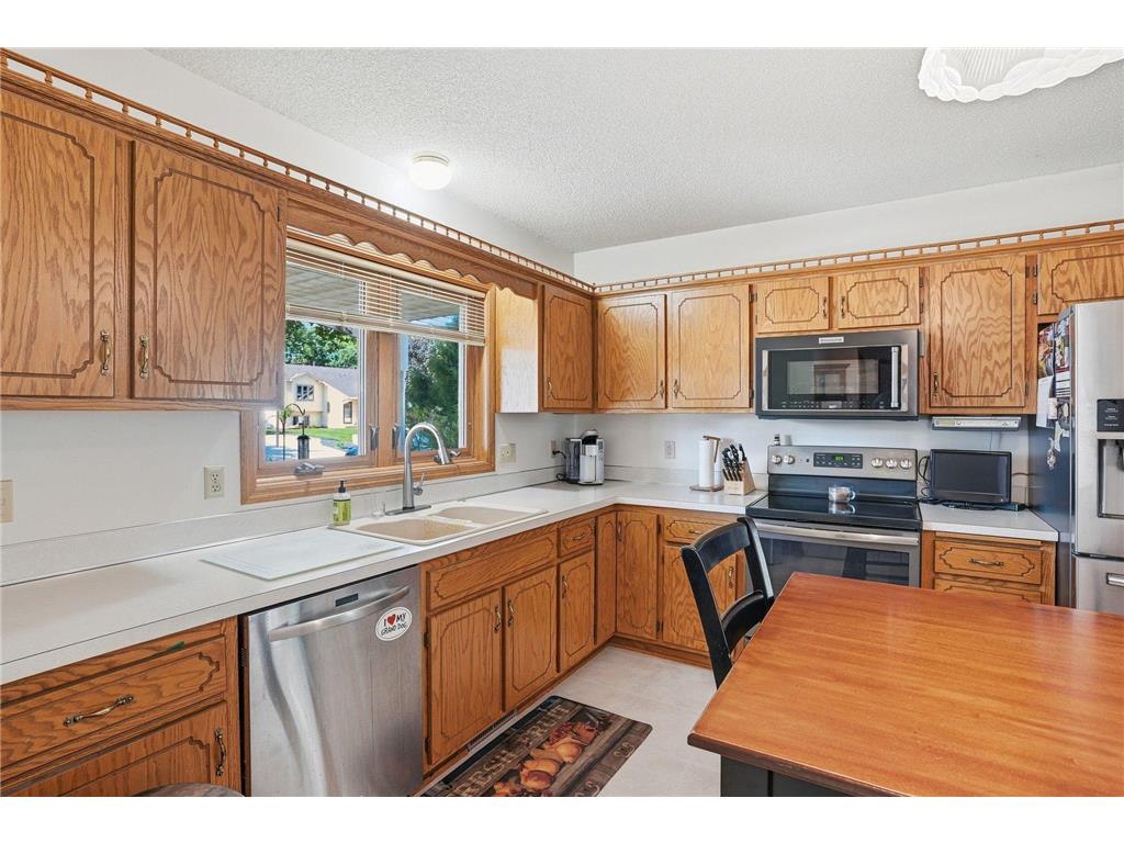 7230 38th Street N Oakdale MN 55128 7043221 image7