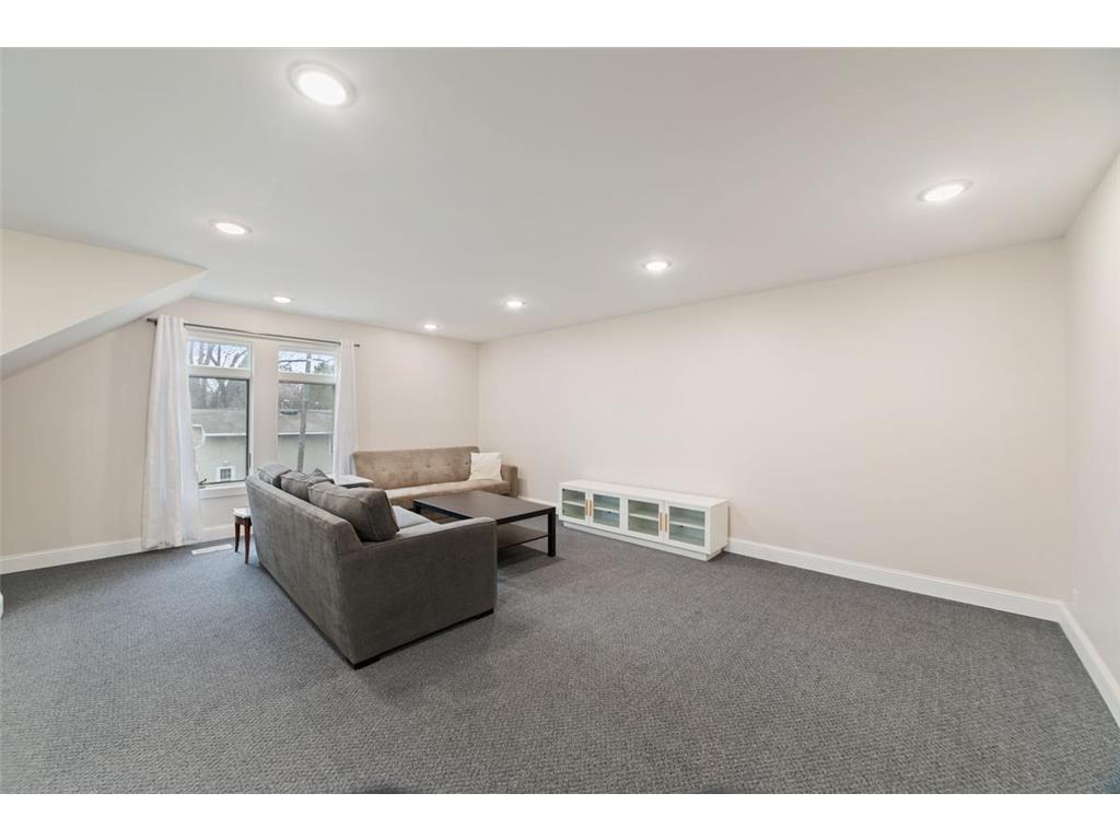 724 1st Avenue NW New Brighton MN 55112 6730742 image4