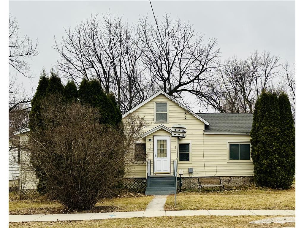 724 4th Street SW Waseca MN 56093 6620191 image1