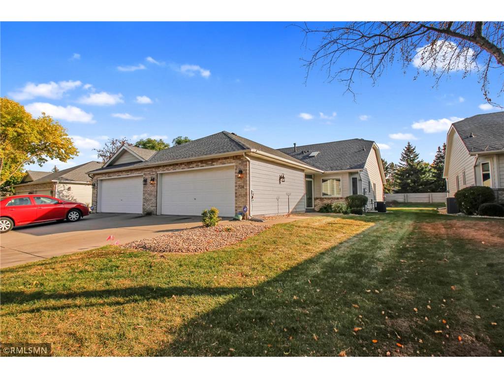 724 Emerald Ridge Roseville MN 55113 6617199 image1