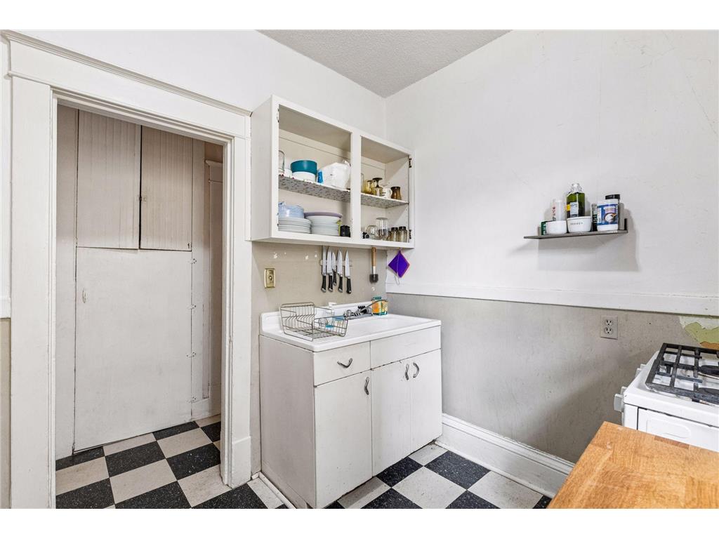 724 Hague Avenue Saint Paul MN 55104 7064722 image30