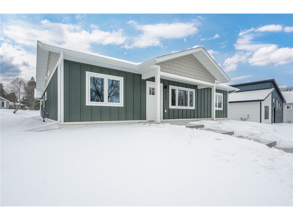 724 NW 8th Avenue Grand Rapids MN 55744 7007150 image1