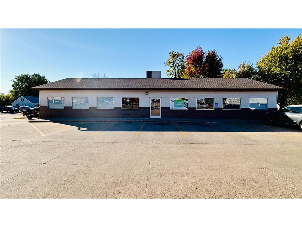 724 Oxford Street Worthington MN 56187 6815379 image1