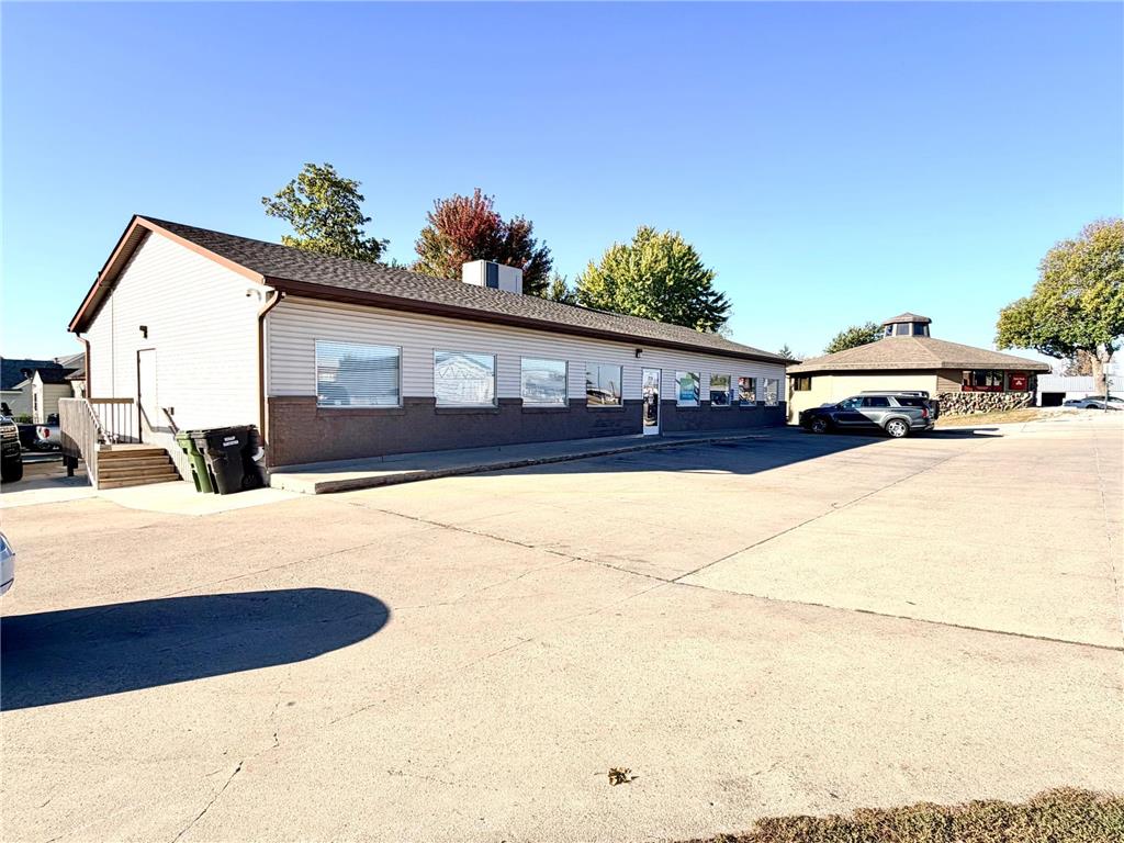 724 Oxford Street Worthington MN 56187 6815379 image2