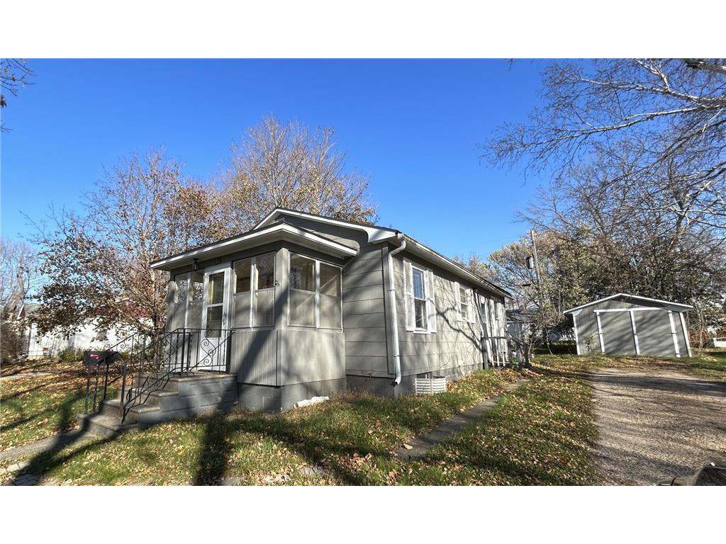724 S 10th Street Montevideo MN 56265 MLS 6462897 Edina Realty 724-s-10th-street-montevideo-mn-56265-mls-6462897-edina-realty