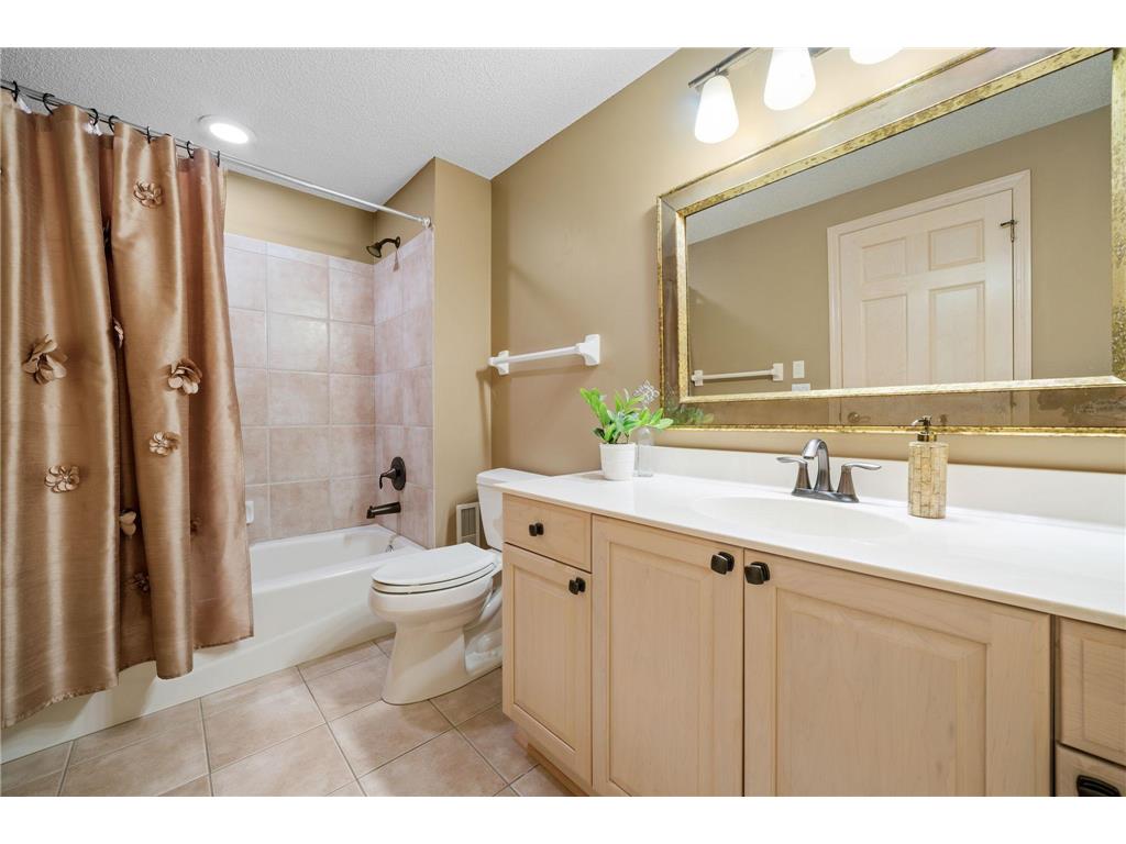 724 Widsten Circle Wayzata MN 55391 - Lake Minnetonka 6781021 image48