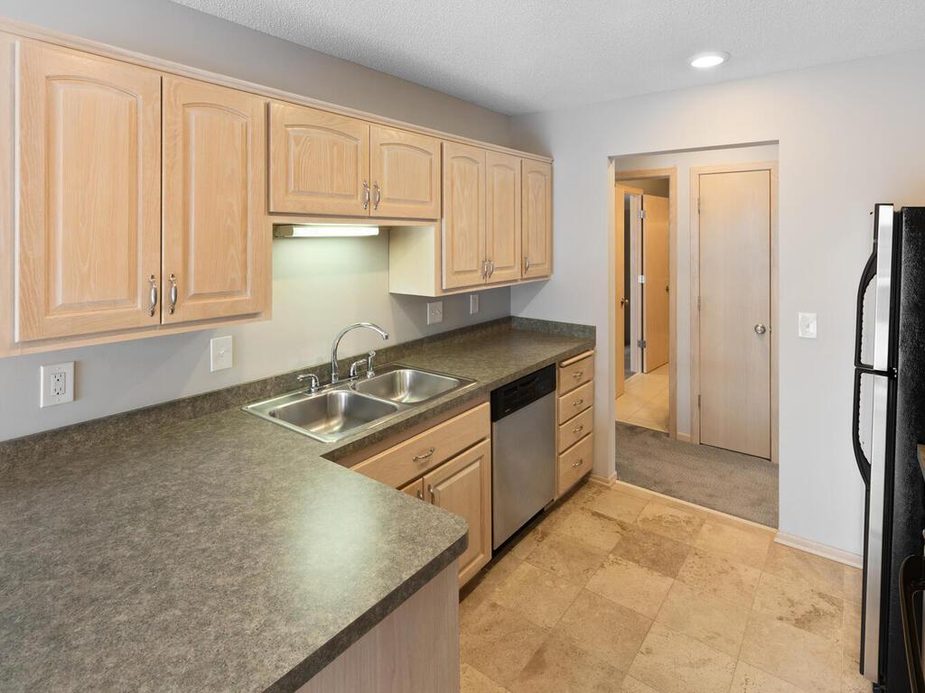 7245 Woodstock Curve Bloomington MN 55438 6825110 image12