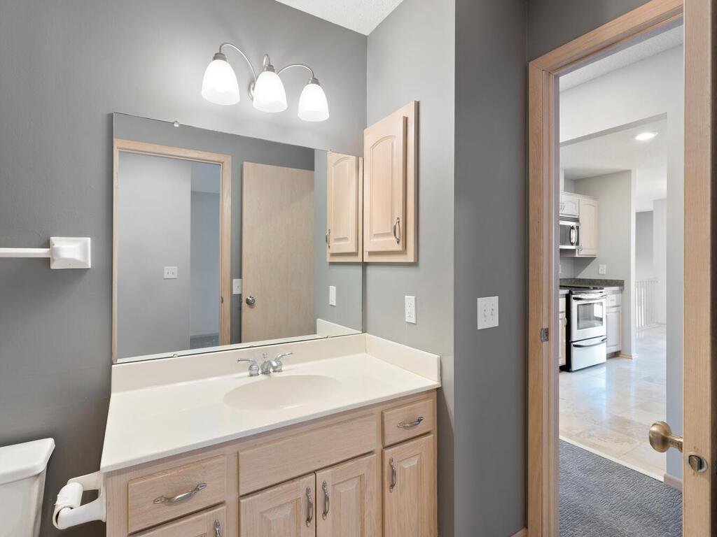 7245 Woodstock Curve Bloomington MN 55438 6825110 image19