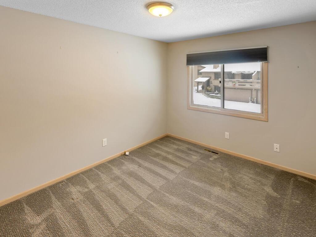 7245 Woodstock Curve Bloomington MN 55438 6825110 image21