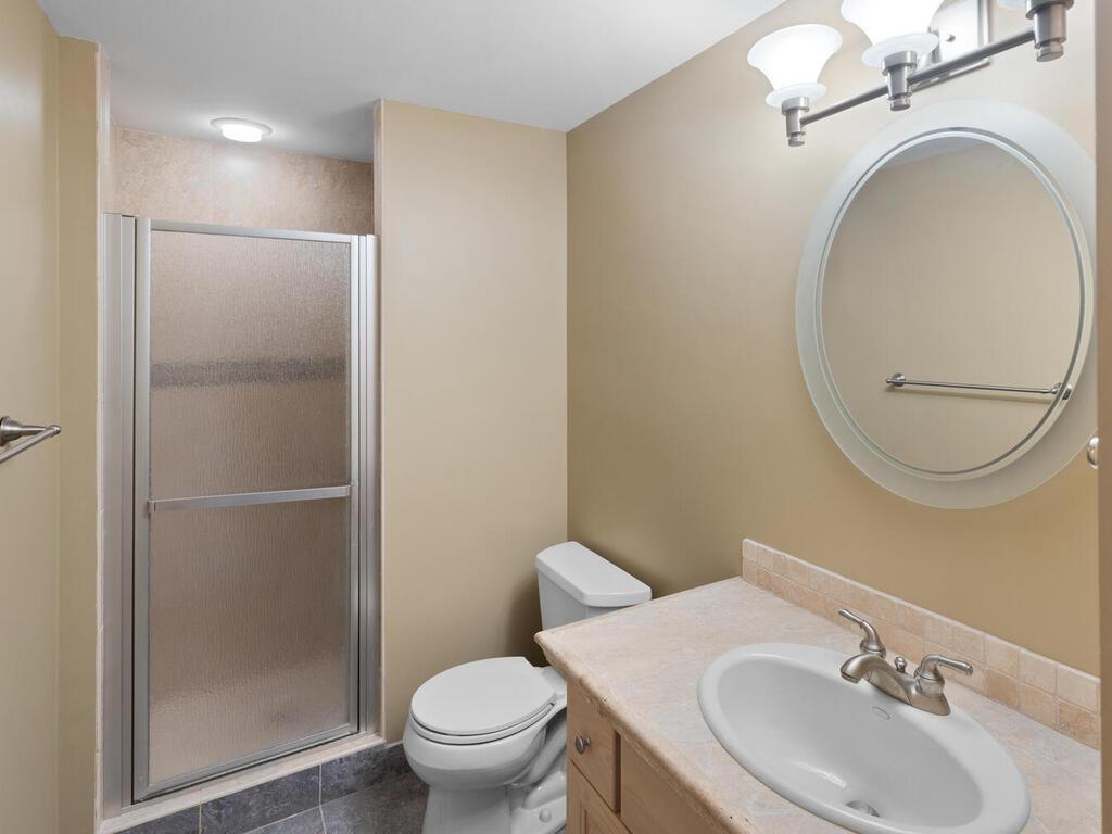 7245 Woodstock Curve Bloomington MN 55438 6825110 image27