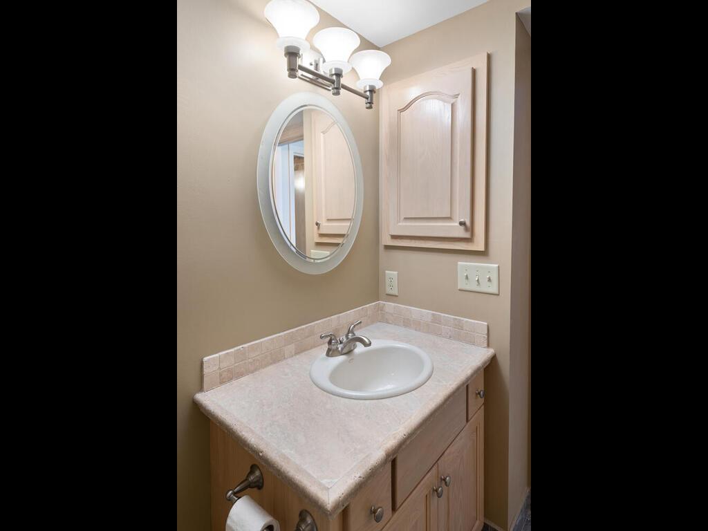 7245 Woodstock Curve Bloomington MN 55438 6825110 image29