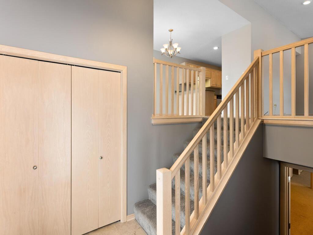 7245 Woodstock Curve Bloomington MN 55438 6825110 image3