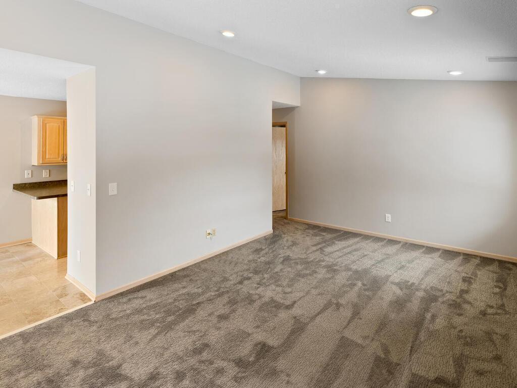 7245 Woodstock Curve Bloomington MN 55438 6825110 image5