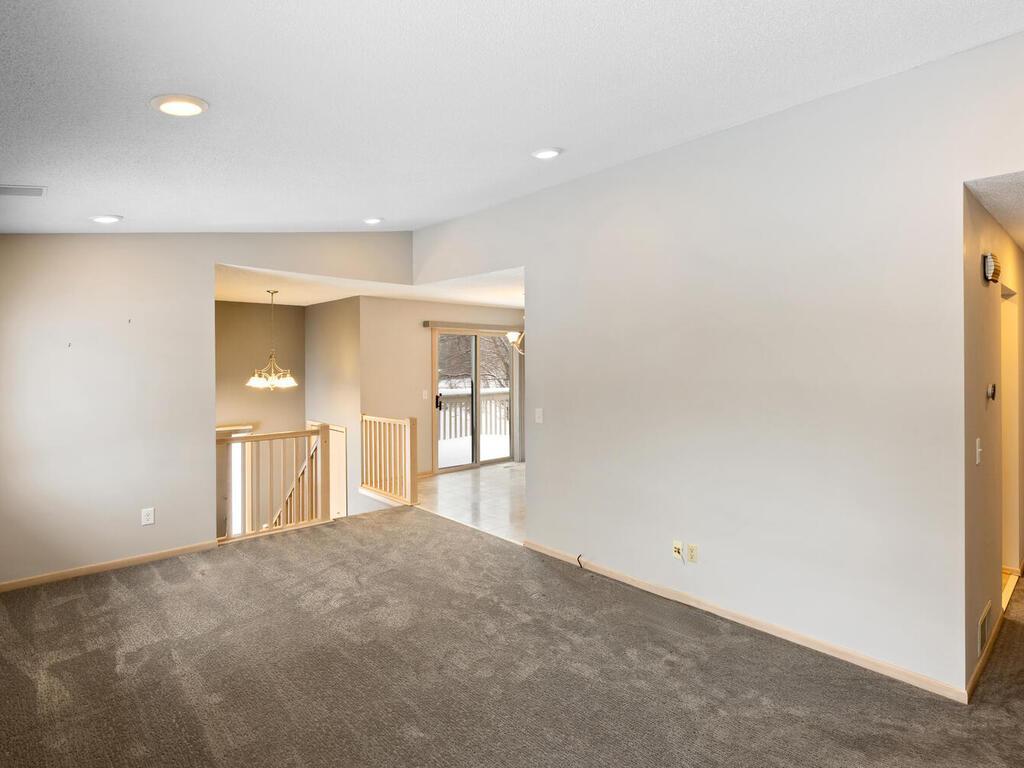 7245 Woodstock Curve Bloomington MN 55438 6825110 image7