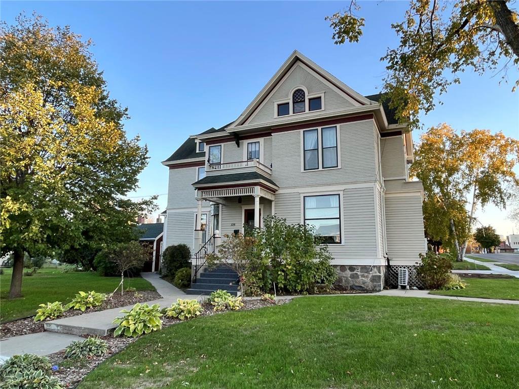 725 2nd Street S, Sauk Centre, MN, 56378 MLS 6448998 Edina Realty