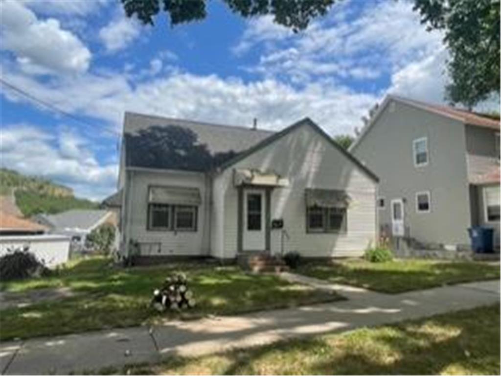 725 Bluff Street Red Wing MN 55066 6398130 image1
